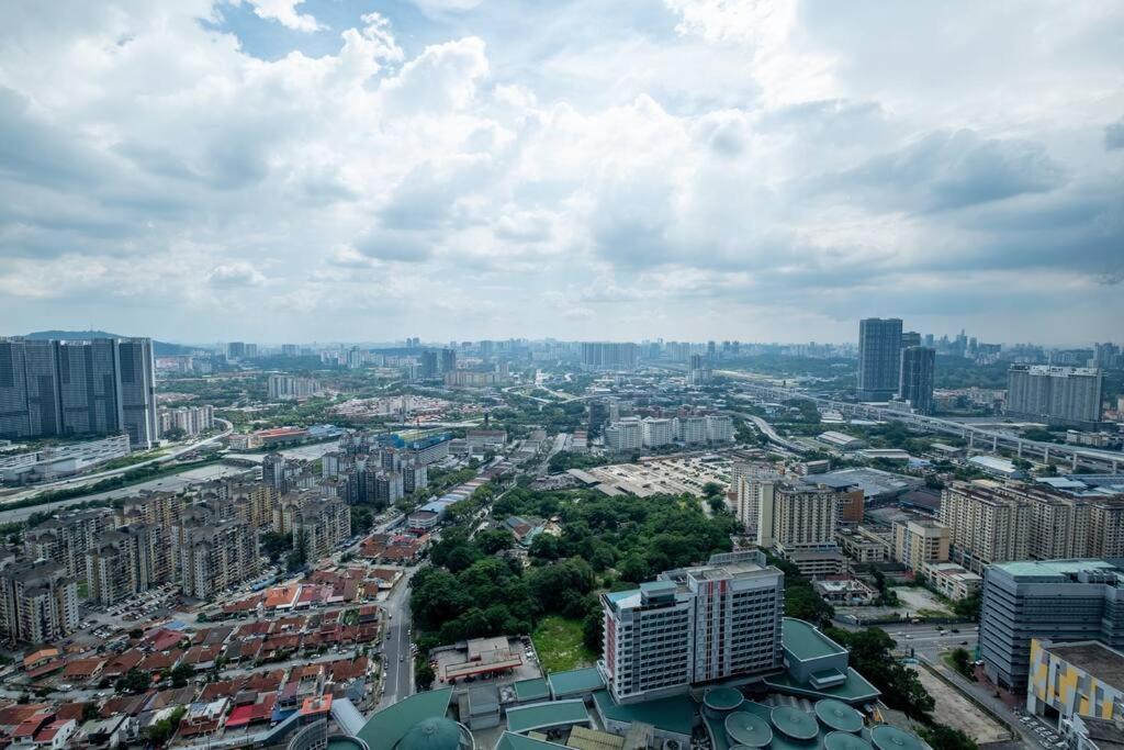 Sv2 Linked Bridge To Mall公寓桥直达双威永乐城商场 Pangsapuri Kuala Lumpur